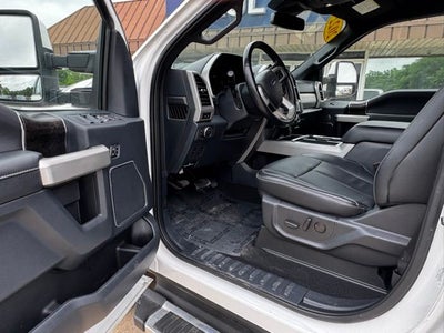 2022 Ford F-350SD Lariat