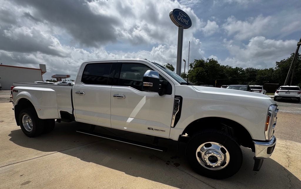 2026 Ford F-350SD Lariat DRW