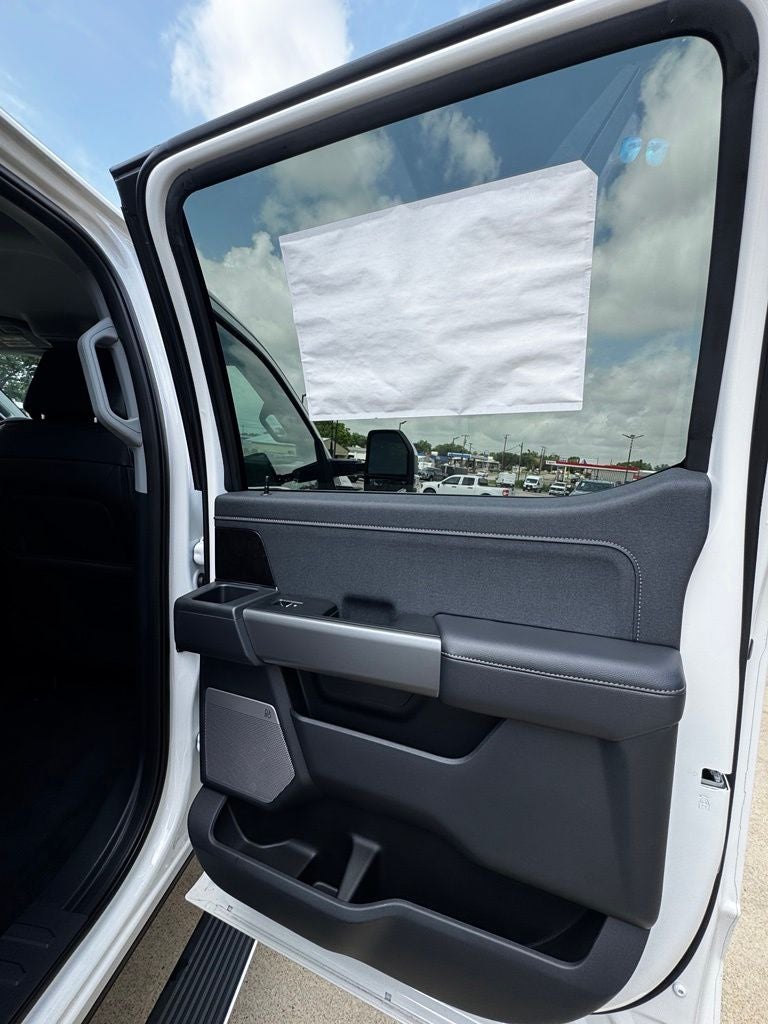 2026 Ford F-350SD Lariat DRW