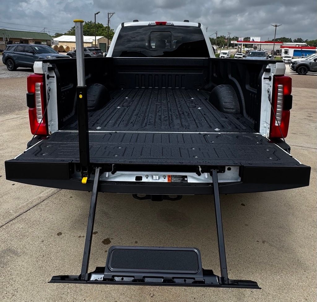 2026 Ford F-350SD Lariat DRW