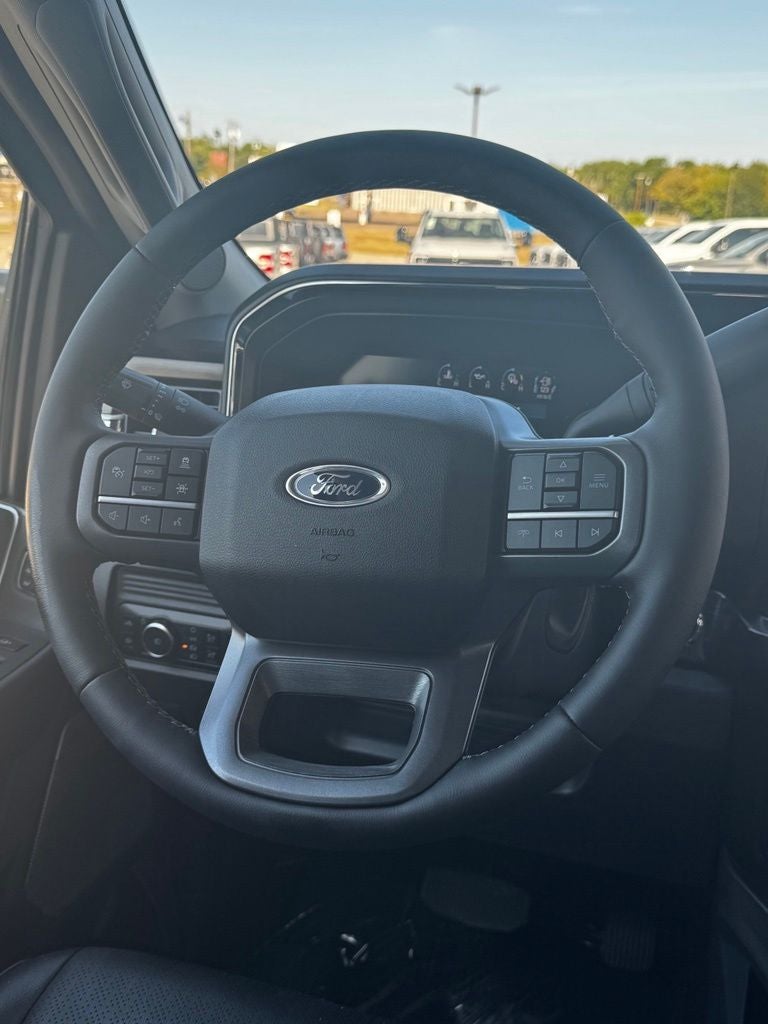 2026 Ford F-350SD Lariat DRW
