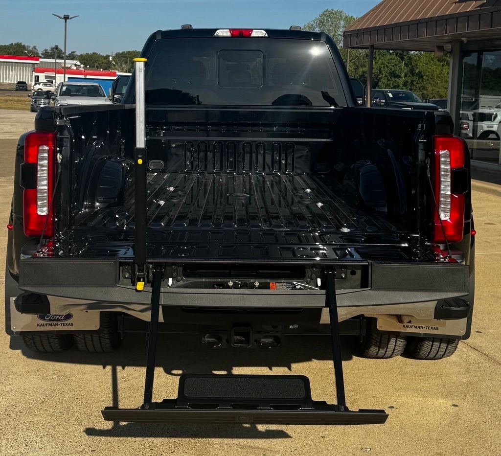 2026 Ford F-350SD Lariat DRW