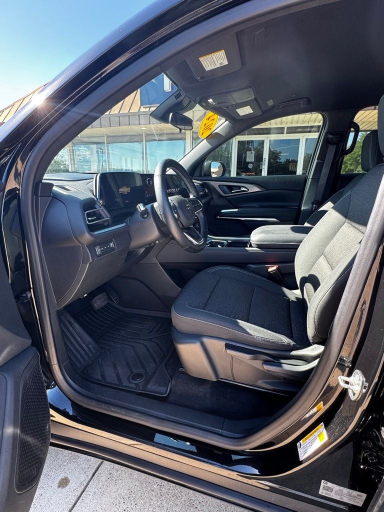 2024 Chevrolet Traverse LS