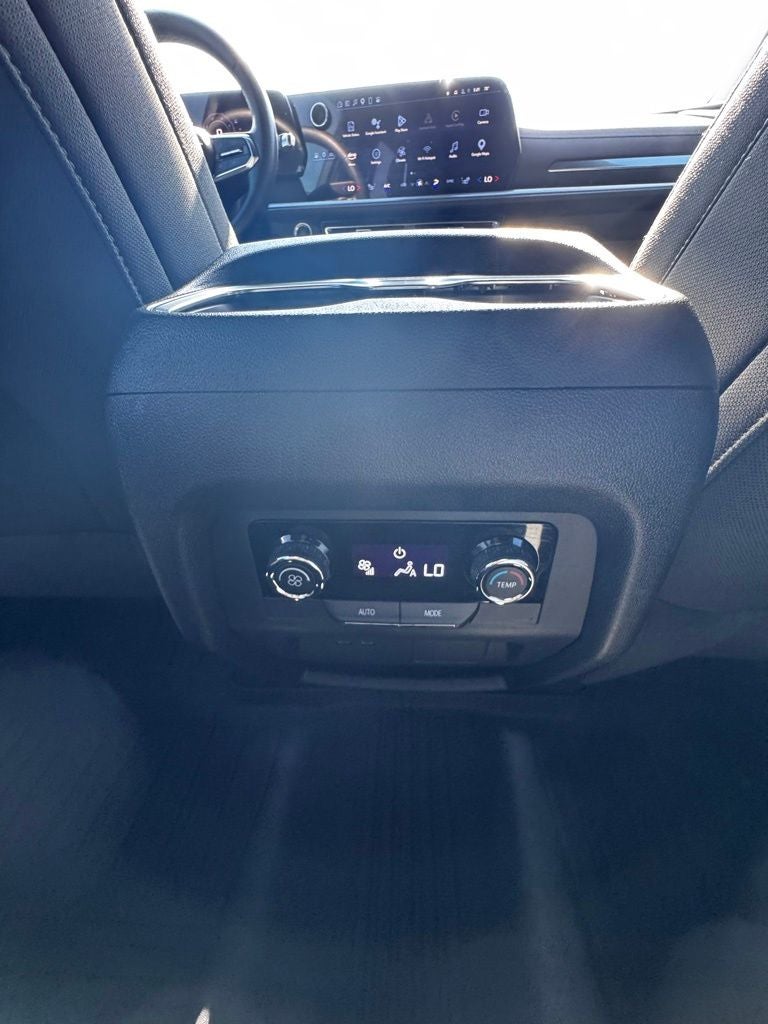 2024 Chevrolet Traverse LS