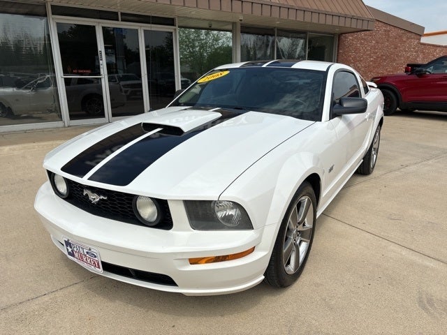Used 2008 Ford Mustang GT Premium with VIN 1ZVHT82H985199525 for sale in Kaufman, TX